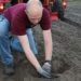 planting flower bulbs